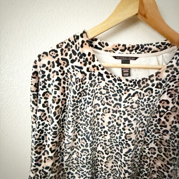 VICTORIA'S SECRET | Velour Velvet Sweatshirt Animal Print Pullover Leopard | XL - Picture 2 of 6